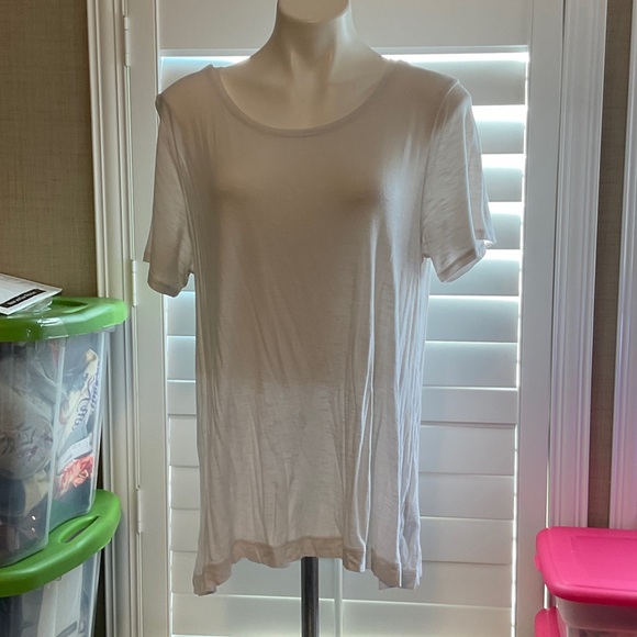 Old Navy White Short Sleeve Tee - Picture 1 of 6